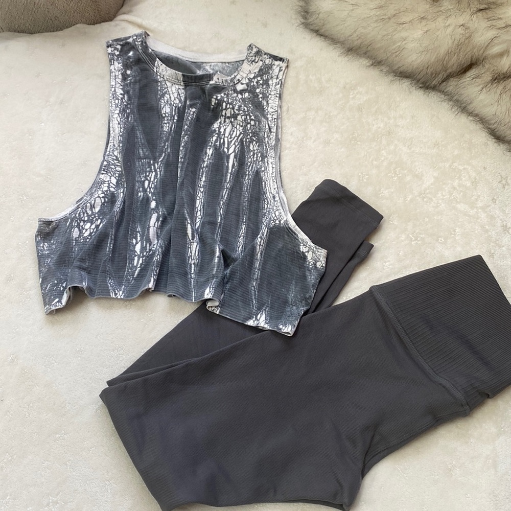 vintage earth charcoal legging and Marble/dye muscle shirt